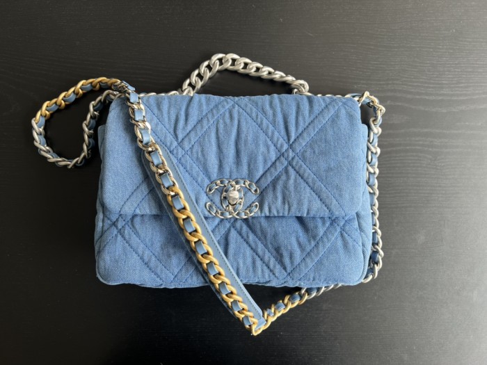  Handbag Chanel  size  26 cm