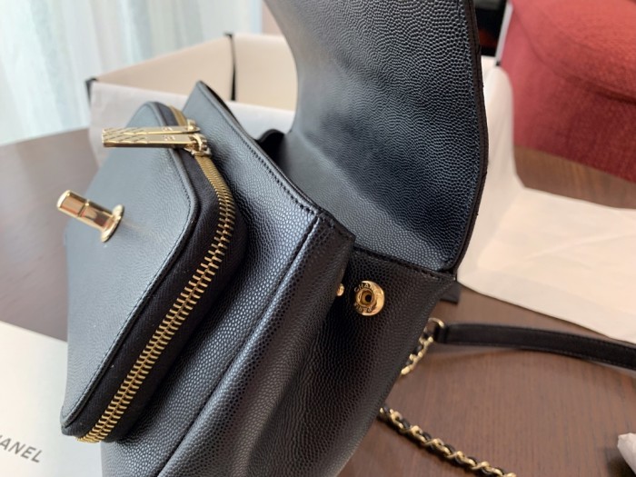 Handbag Chanel  A93067  size 20 cm