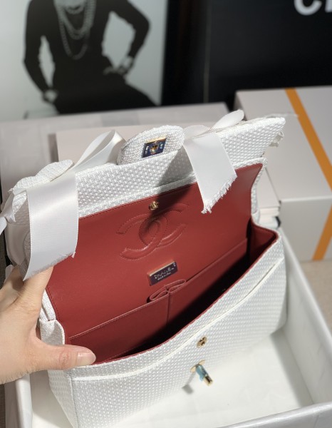  Handbag  Chanel  size 25*7*16 cm 