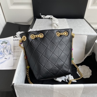  Handbag   Chanel  AS2381  size  19*23.5*9.5 cm 