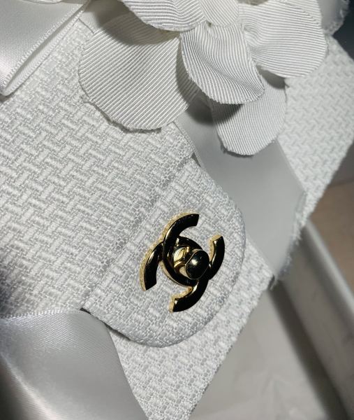  Handbag  Chanel  size 25*7*16 cm 
