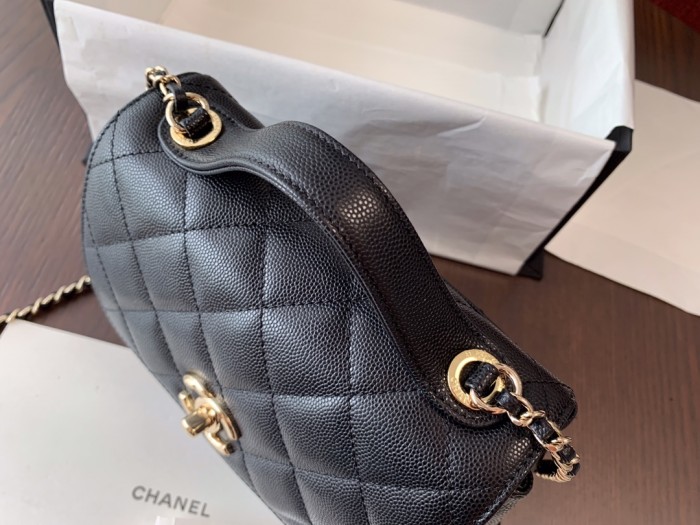 Handbag Chanel  A93067  size 20 cm