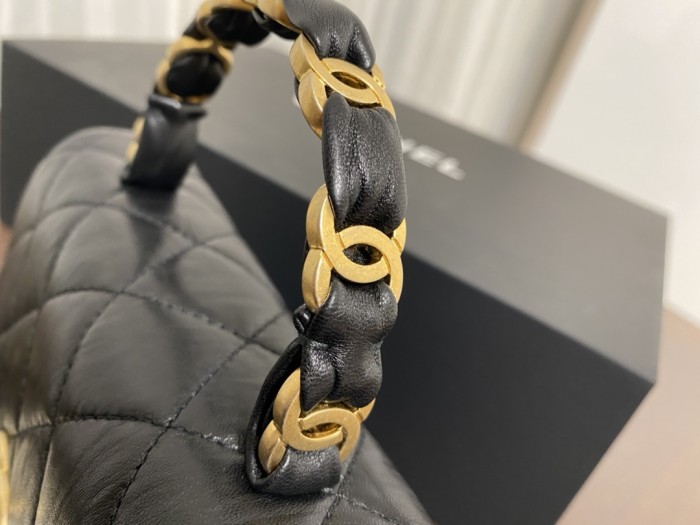 Handbag Chanel 2477  size  13cmx20cmx8 cm