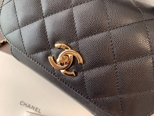 Handbag Chanel  A93067  size 20 cm