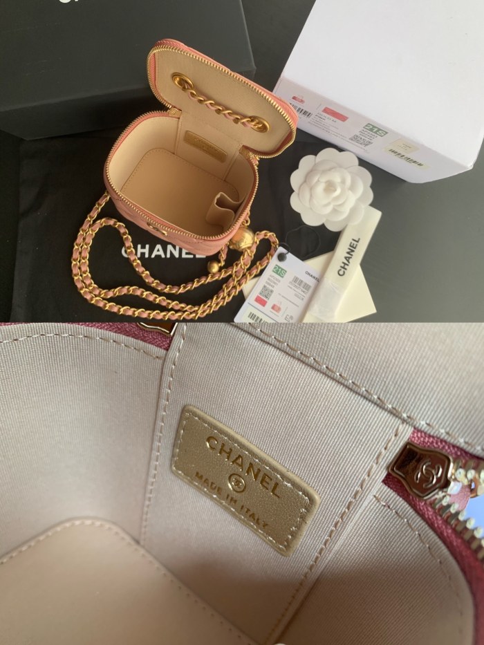 Handbag  Chanel  size 8.5cmx11cmx7 cm