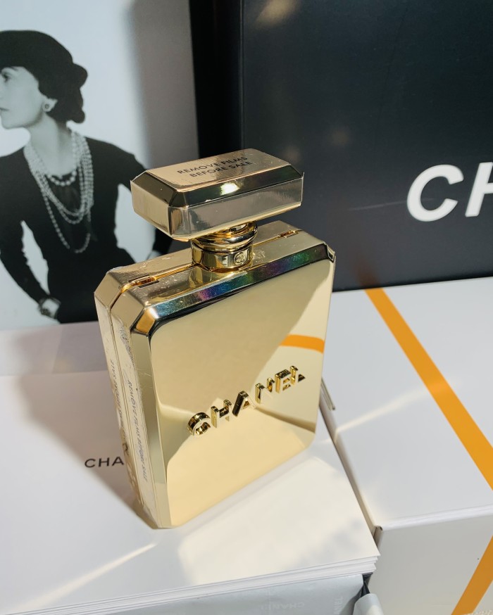 Handbag  Chanel size 16*9*3.5* Cm