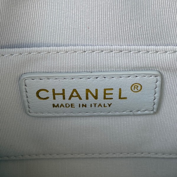  Handbag  Chanel  AS2856  size  18x14x7 cm