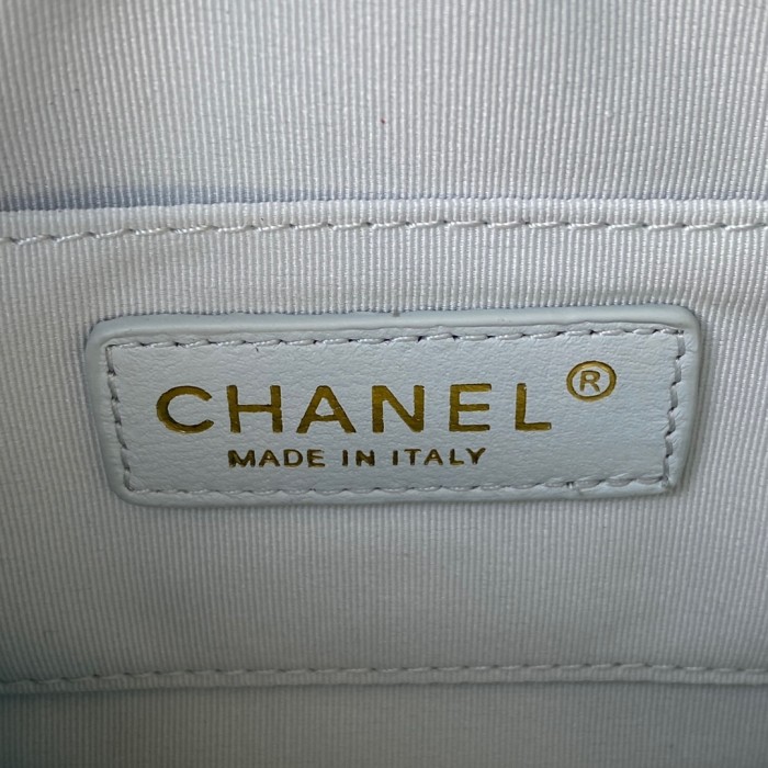  Handbag  Chanel  AS2856  size  18x14x7 cm