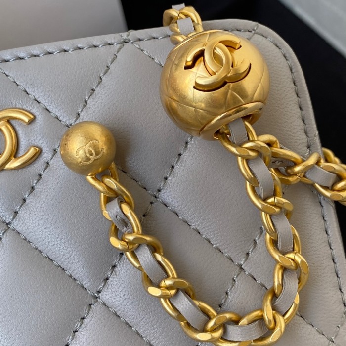 Handbag Chanel AS2463  size 14x10x5.5 cm