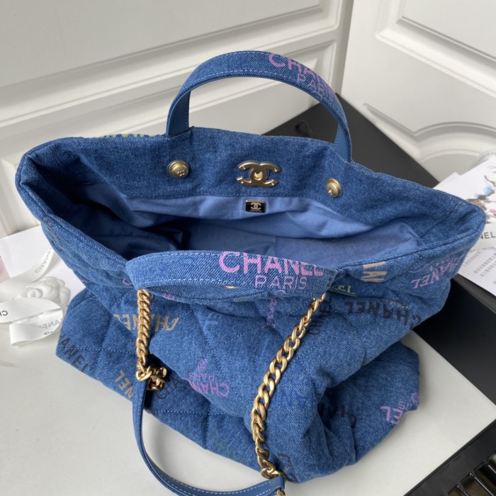  Handbag Chanel  AS3128  size  51x43x3 cm 