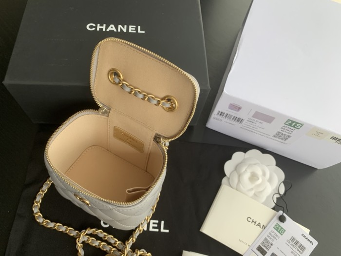  Handbag  Chanel  size  8.5cmx11cmx7 cm
