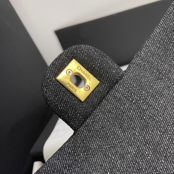  Handbag Chanel   size  24×17×7 cm