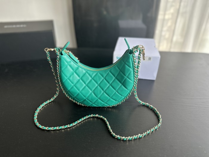  Handbag   Chanel  AS3917  size   14cmx10cmx6 cm