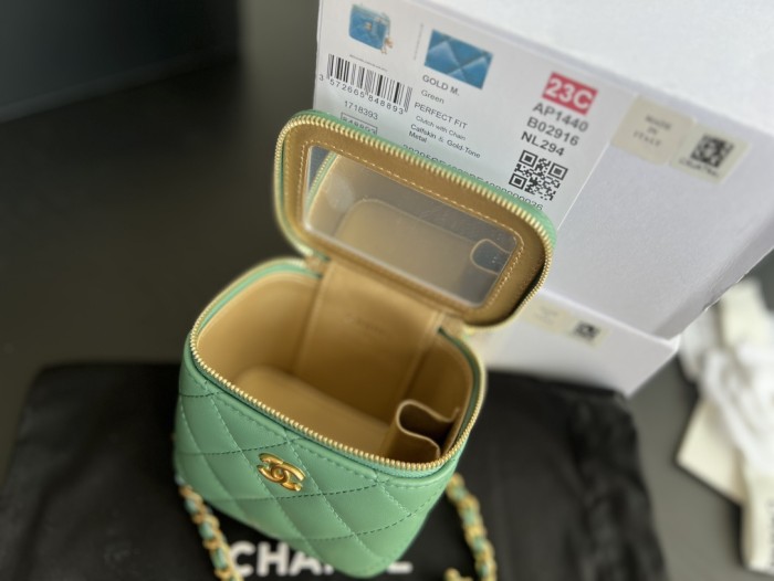 Handbag   Chanel  AP1447  size 8.5cmx11cmx7 cm