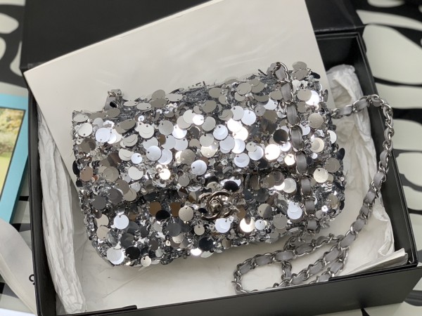 Handbag   Chanel  size  20 cm