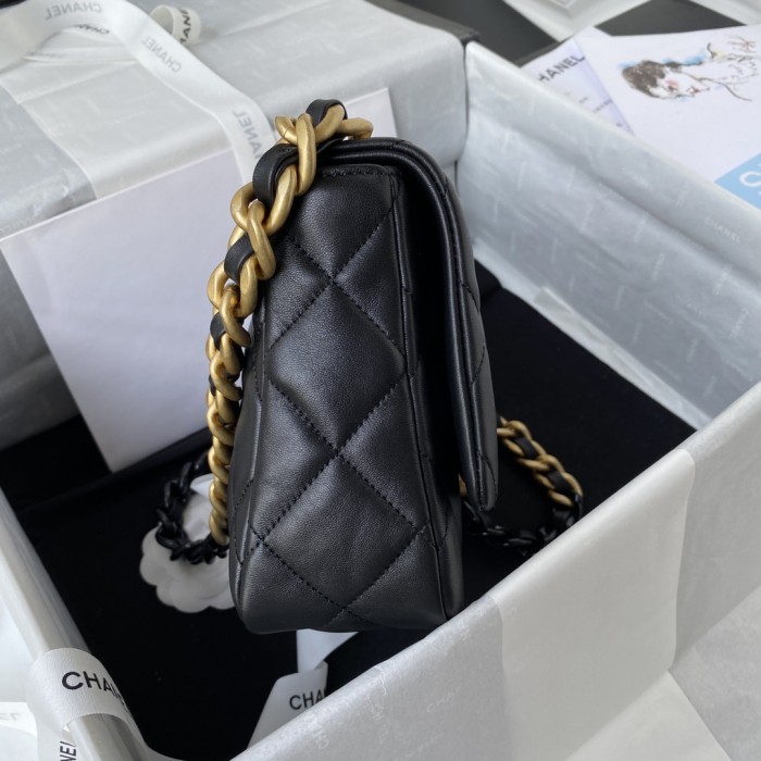 Handbag  Chanel  AS3206  size  16-22-7 cm