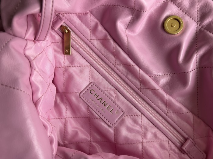  Handbag  Chanel  size  39cmx42cmx8 cm