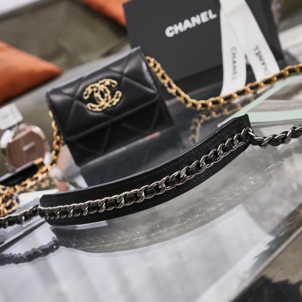 Handbag  Chanel  AP1787  size   8.5×12×3.5 cm 