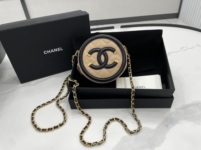 Handbag   Chanel  size  12 cm