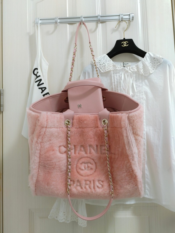 Handbag   Chanel  size 38 cm