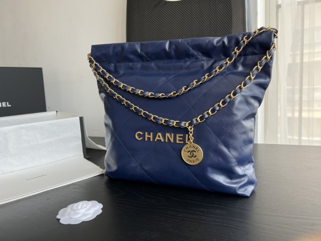  Handbag   Chanel   size   39cmx42cmx8 cm