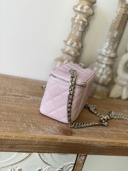 Handbag   Chanel  81194  size  17 cm