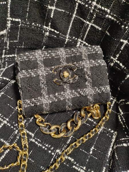 Handbag   Chanel   size  15*22*6 cm