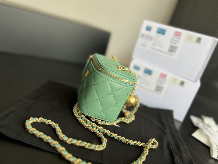 Handbag   Chanel  AP1447  size 8.5cmx11cmx7 cm