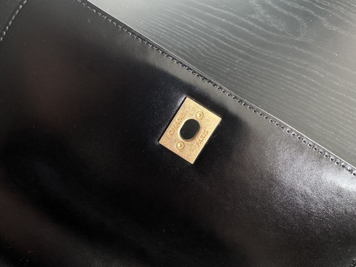  Handbag  Chanel  AS3886  size  22cmx16cmx7 cm