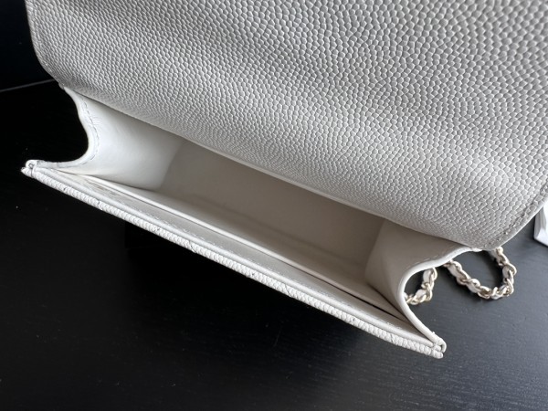  Handbag   Chanel  3237  size  15.5cmx12cmx6 cm