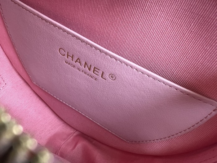 Handbag  Chanel   size  18cmx17cmx5 cm 
