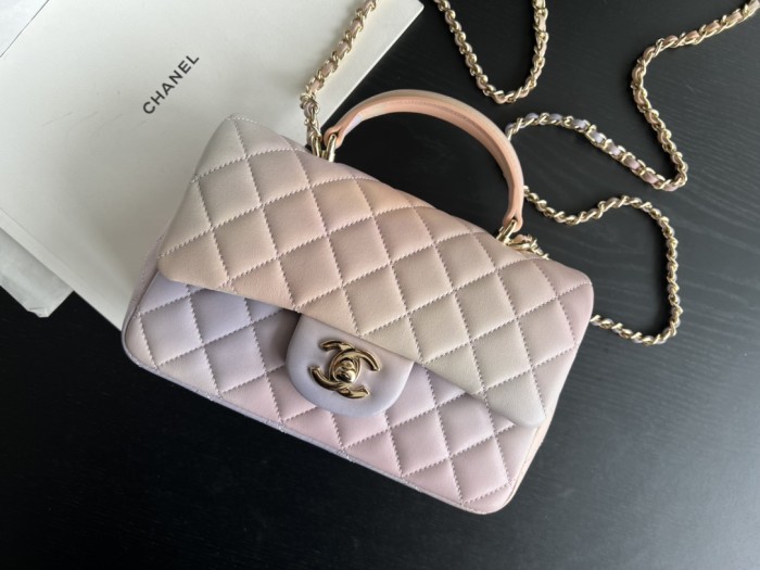  Handbag  Chanel   AS2431  size  20cmx13cmx9 cm