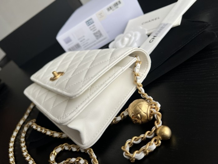 CHANEL WOC Smooth Lambskin With Gold Metal Shoulder Bag, Crossbody Bag Mini Women's White AP1450-B02916-10601 size 19*4*12cm
