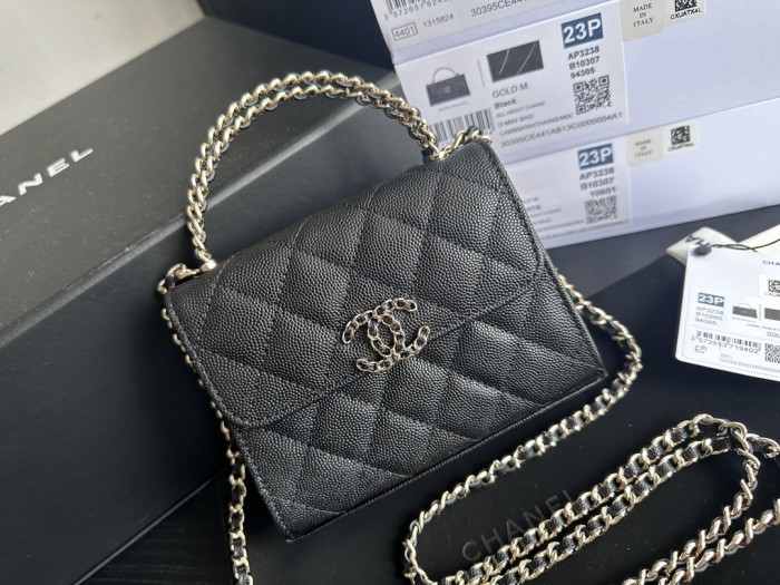  Handbag   Chanel  3237  size 15.5cmx12cmx6 cm 