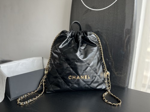  Handbag  Chanel  size  51cmx40cmx9 cm