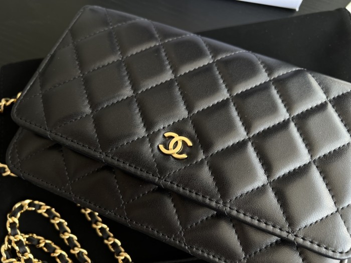  Handbag   Chanel  size 19 cm