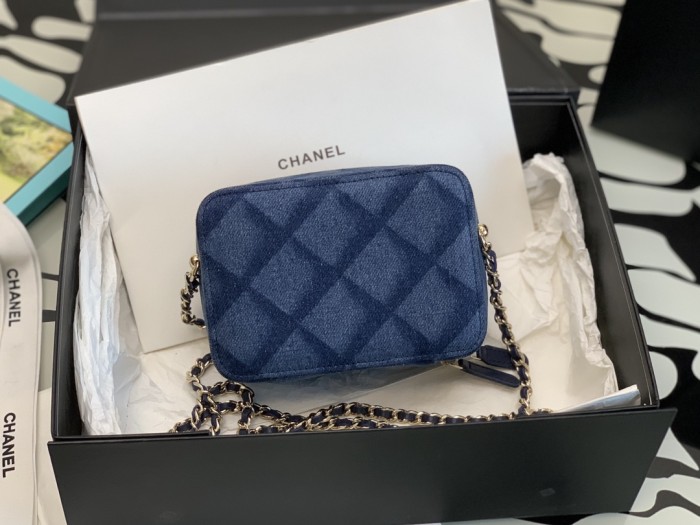 Handbag   Chanel 2462 size  14×10×6 cm