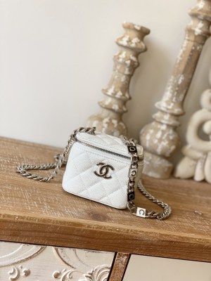  Handbag Chanel 81193  size  12 cm  