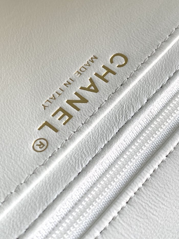  Handbag  Chanel  size  20/25 cm