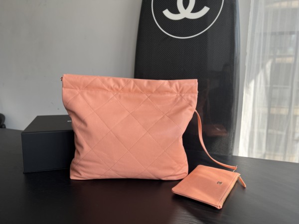  Handbag  Chanel  size  39cmx42cmx8 cm