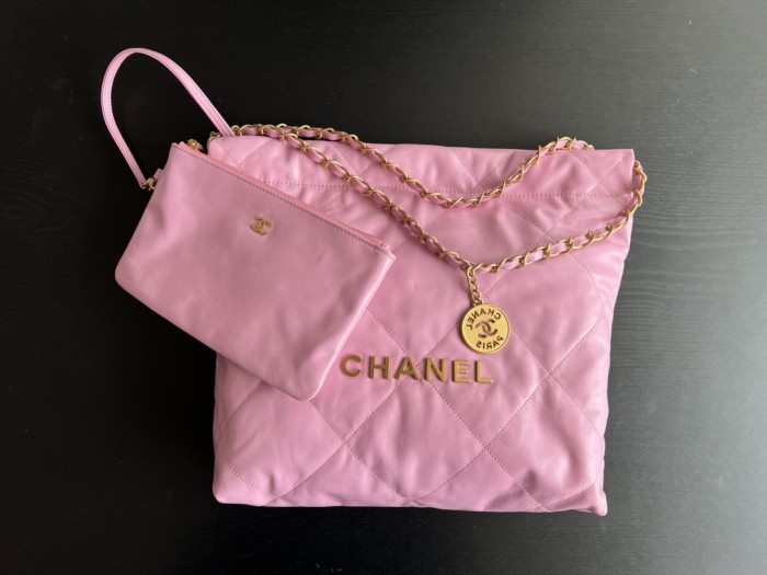  Handbag  Chanel  size  39cmx42cmx8 cm