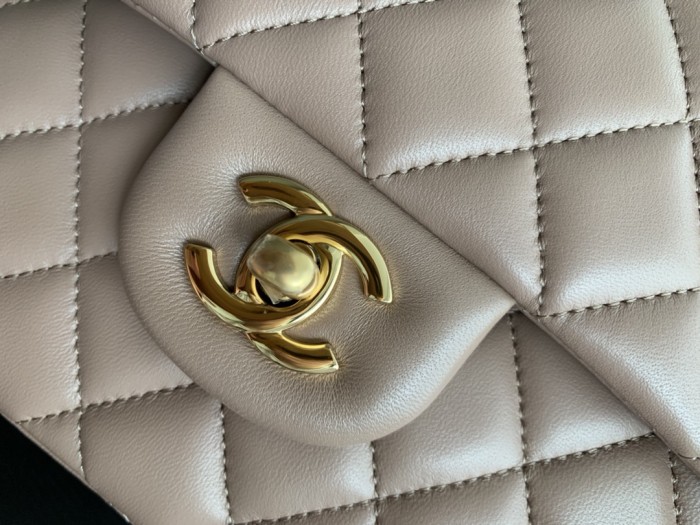  Handbag   Chanel 1113  size 23 cm