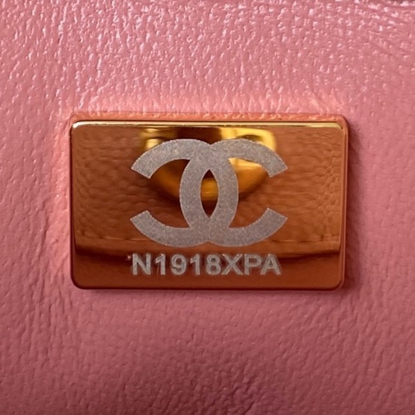  Handbag Chanel  AS3223  size  16*19*8  cm