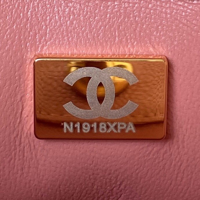  Handbag Chanel  AS3223  size  16*19*8  cm