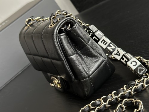 Handbag   Chanel  AP3744  size  18  cm 