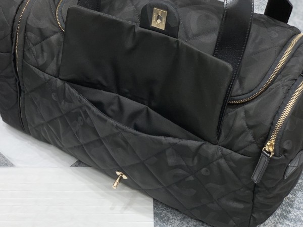 Handbag   Chanel  size 51*23*20.5 cm