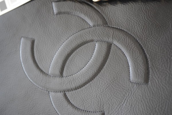  Handbag  Chanel  AS1945  size  32cmx30cm×10 cm