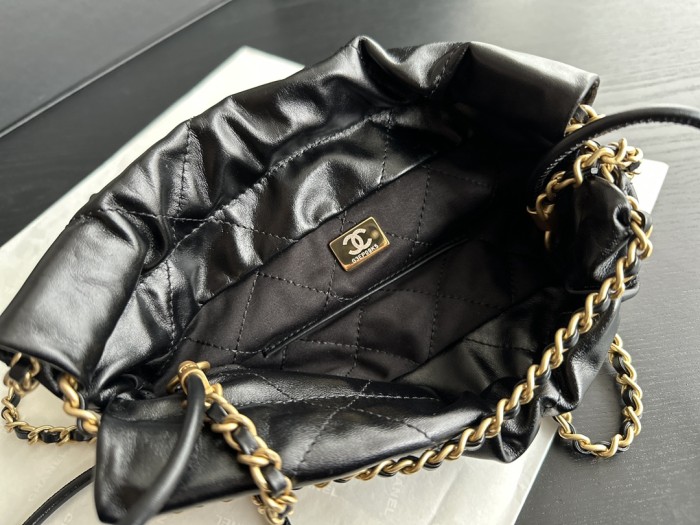  Handbag  Chanel  AS3980  size  20cmx19cmx6 cm 