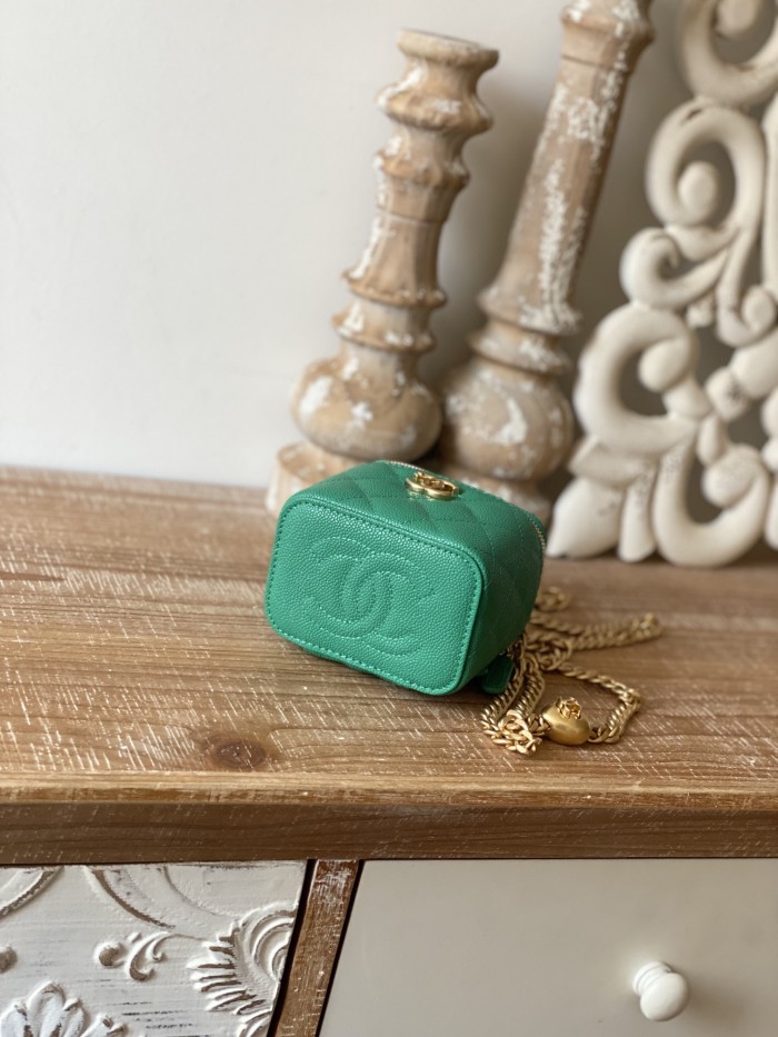  Handbag  Chanel  81246  size  10.5   8.5  7 cm