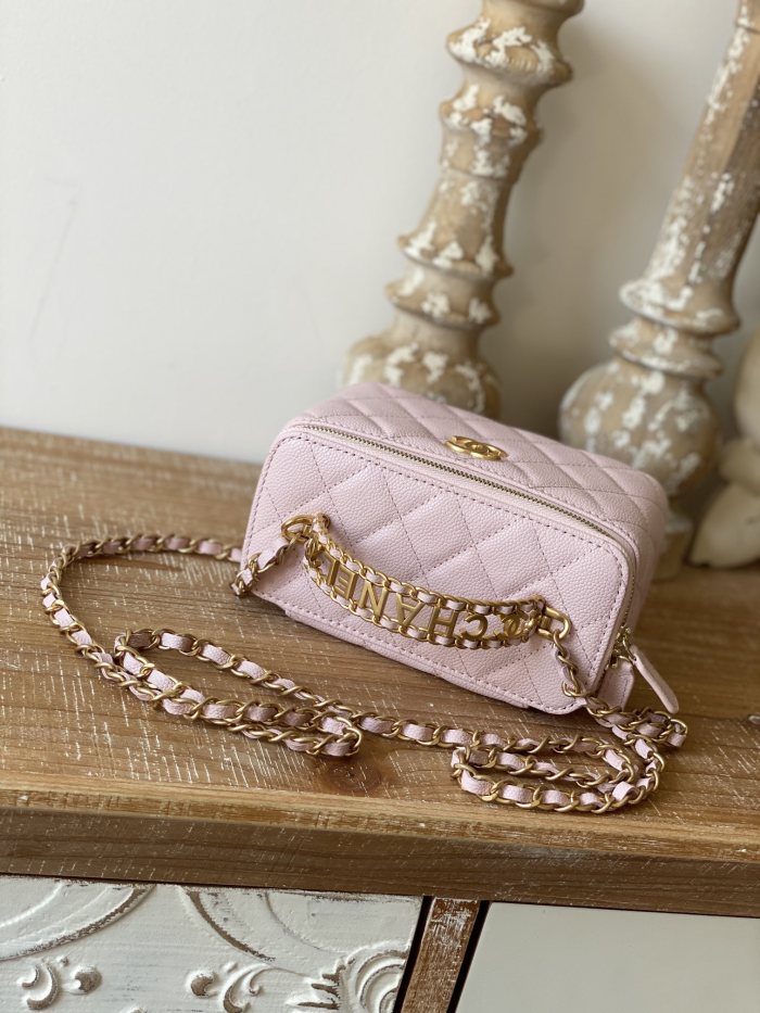  Handbag   Chanel  81195  size  16  9.5  8  cm